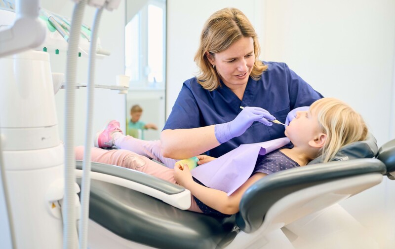 Ob Klein oder Gro&szlig;: individuelle Vorsorge beim Zahnarzt nahe B&ouml;tzingen.